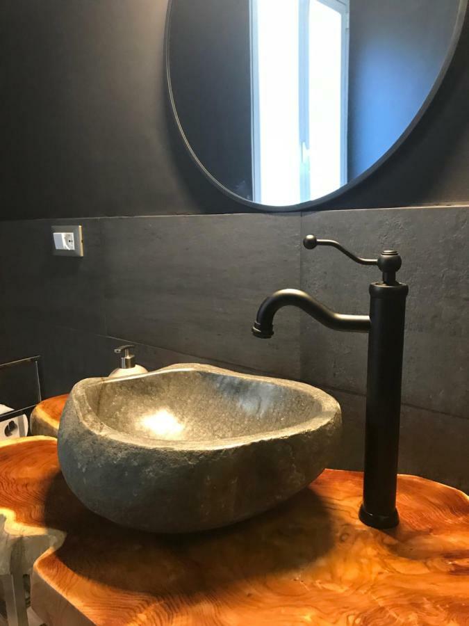 Exclusive Apt Really Downtown - Free Private Parking Included! Генуа Екстериор снимка